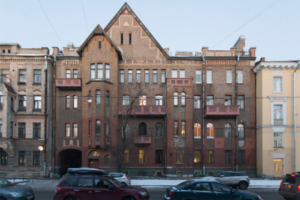 Как менялись квартиры в Петербурге с XIX века по сегодняшний день? Доходные дома со швейцарами, советские общежития и хрущевки