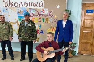 Что изменилось в школах Петербурга после 24 февраля: жалобы на пропаганду, переход на домашнее обучение и Z-акции