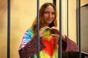 Саша Скочиленко рассказала о видеонаблюдении в камерах СИЗО и поблагодарила за новогодний подарок и письма