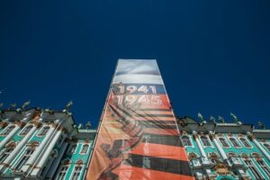 Смольный потратит почти 40 млн рублей на украшение Петербурга ко Дню Победы
