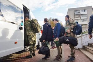 Во время мобилизации в Петербурге на фронт призвали 8,8 тысячи человек, пишет «Медиазона»