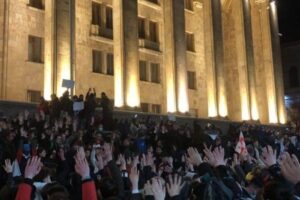 Власти Грузии часто обвиняют Украину во втягивании в войну. Правда ли это и почему «второй фронт» вряд ли откроют?