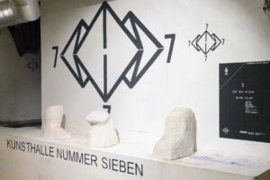 В Kunsthalle nummer sieben провели прощальную выставку. Сооснователи галереи — об уходе из проекта и дальнейших планах