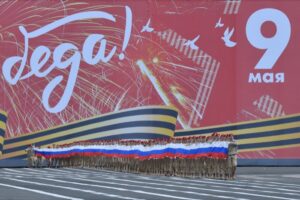 «Что-то доброе превратили в инструмент пропаганды войны». Как изменилось отношение читателей «Бумаги» к 9 Мая