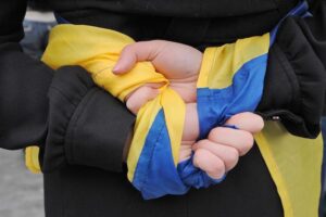 «Ребенка в школе дети называли „украинским говном“». Три истории украинцев в Петербурге — о травле, поддержке и внимании силовиков