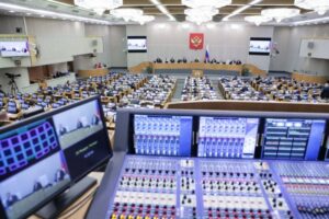 Законопроект о конфискации имущества за «фейки» об армии приняли в Госдуме