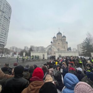 В Москве похоронили Алексея Навального. С ним прощались и в Петербурге. Онлайн «Бумаги»