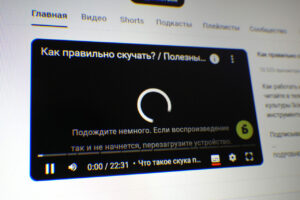 Замедление YouTube — это действия российских властей или износ серверов? Эксперты считают, что и то, и другое