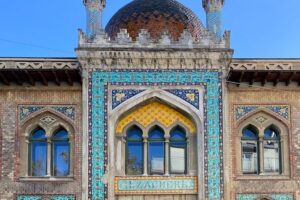 Как экспат в Тбилиси построил деловую империю, травя тараканов. История баварца Иоганна Цахерля