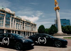 В Тбилиси Tesla будто на каждом шагу. Мы попытались разобраться, почему