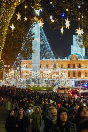Расписание разрешенных митингов опубликовало МВД на новогодние праздники. Протестовать можно только у парламента