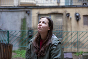 «Я боялась, что соседи могут вызвать полицию, но меня уже было не остановить». Как жительница Тбилиси спасла 16 котов из двора-колодца в Сабуртало