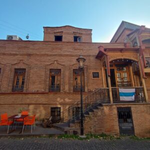 «Страдает пиар, но лучше людей не пугать». Что изменилось в работе тбилисского пространства Frame, после того как сообщество признали иноагентом в России