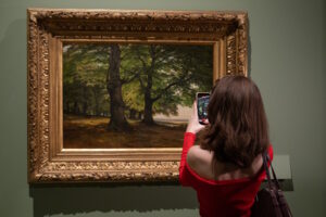 Русский музей запустил еще одну ретроспективу: в корпусе Бенуа вновь выставили работы Ивана Шишкина. Главный экспонат — «Утро в сосновом лесу»